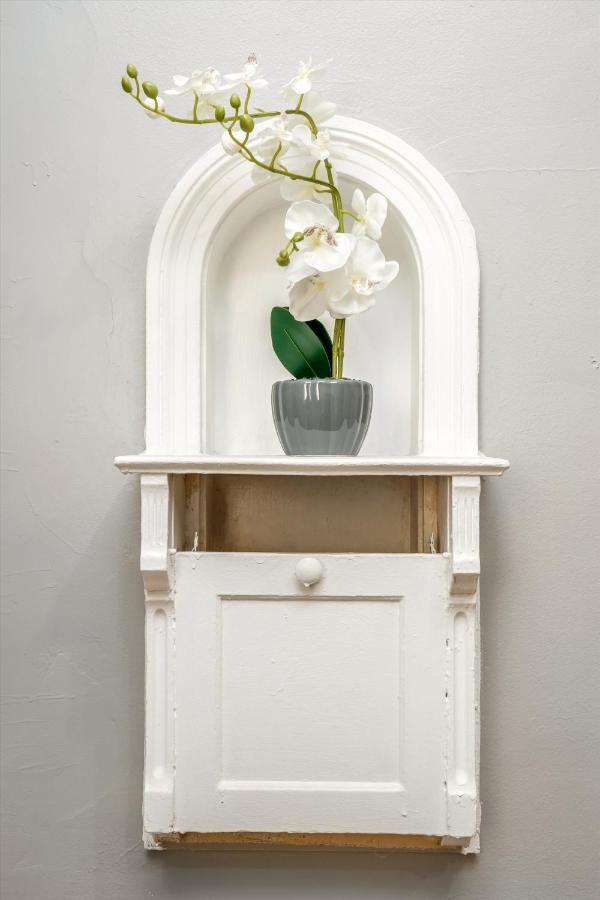 Stylish, Tranquil & Comfy ~ Queen Beds ~ Pkg